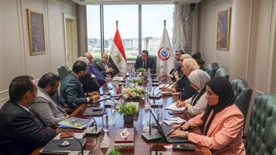  وزير الصحة يبحث إنشاء مصنع متخصص لإنتاج أدوية الأورام في مصر