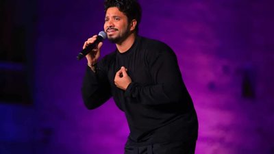 مصطفى حجاج يتألق بمسرح المحكي ضمن السهرة الخامسة لمهرجان القلعة الـ33