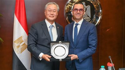 وزير الاستثمار يستقبل سفير كوريا الجنوبية بالقاهرة 