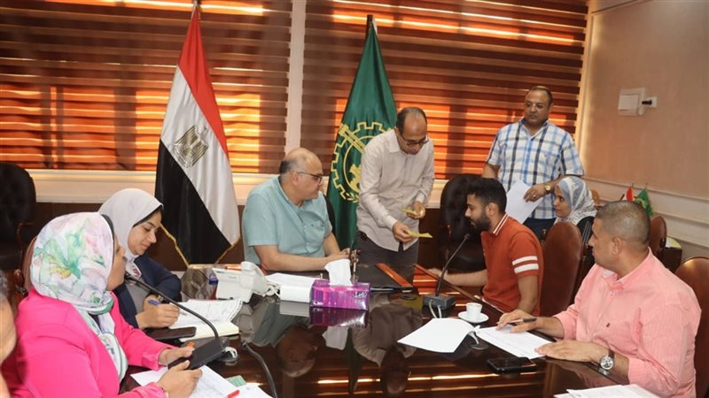 محافظ القليوبية خلال
