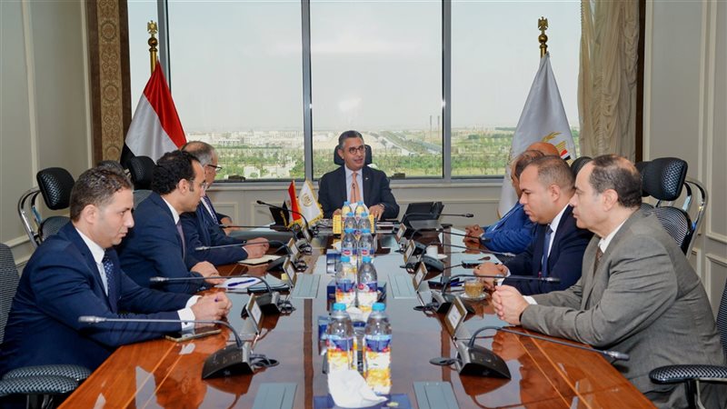وزير التموين خلال