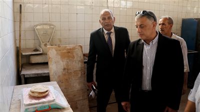 محافظ الإسماعيلية يوجه باتخاذ الإجراءات القانونية ضد أحد المخابز، اعرف التفاصيل (صور) 