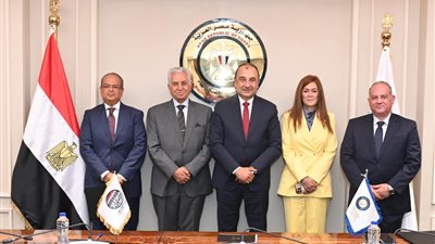 شيمي: الاستثمار في رأس المال البشري ركيزة أساسية لنجاح خطط الإصلاح والتطوير