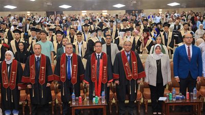 رئيس جامعة بنها للخريجين: أنتم حماة الأمن الغذائي ورواد التنمية بالمجتمع