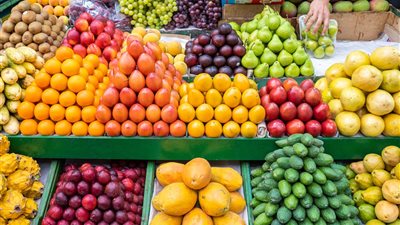 سعر الفاكهة اليوم الخميس، ارتفاع العنب والتين البرشومي