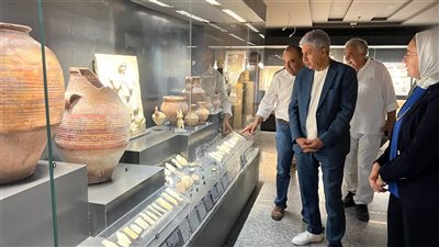 وزير السياحة والآثار يوجه بخطة جديدة للترويج للإسكندرية سياحيا