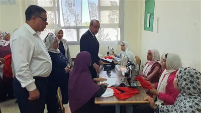 تعليم المنوفية تطلق أول وحدة منتجة لتدريب الطالبات على الخياطة بكفر السنابسة