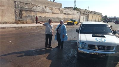 رئيس حي غرب الإسكندرية تتابع أعمال إصلاح خط مياه 3 بوصة بشارع 218