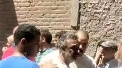 دموع تحت الركام، أب يفقد زوجته وابنيه في لحظات بالشرقية