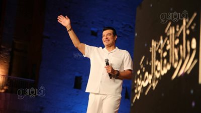 إيهاب توفيق يختتم حفله بالقلعة بـ