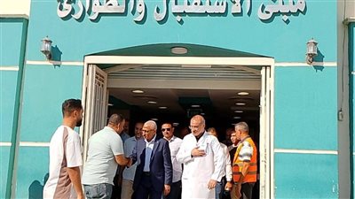 محافظ شمال سيناء يزور المرضى في مستشفى العريش العام 