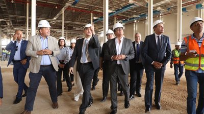 وزير الصحة يتفقد مشروع إنشاء مخازن استراتيجية للأجهزة الطبية بالعاصمة الإدارية