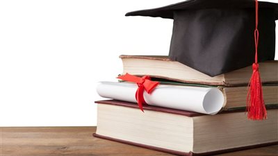 مافيا الماجستير والدكتوراه.. بزنس الرسائل العلمية يغزو الجامعات.. تحالف مشبوه بين المراكز الخاصة وبعض المشرفين.. الباحث الخليجى يمثل ثروة لمراكز “بير السلم”.. والأسعار تتراوح بين 1000 و5000 دولار