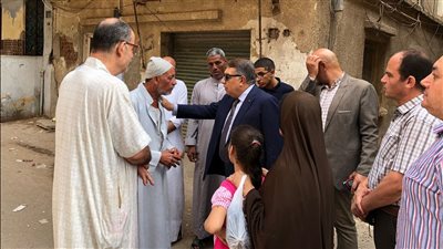 محافظ الدقهلية يوجه بحل مشكلة الصرف الصحي بمنطقة قولونجيل بالمنصورة (صور)