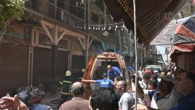 شهود عيان: محاصرون تحت الأنقاض في عقار الشرقية المنهار 