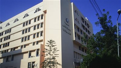 سائق يدهس جثة ويصيب شخصين أمام مستشفى الطوارئ بالمنصورة 