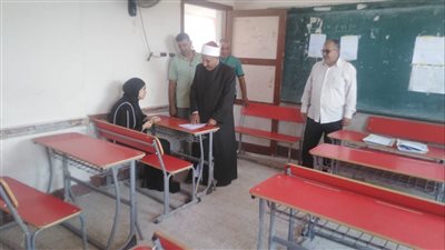 رئيس منطقة الاسماعيلية الأزهرية يشيد بانضباط لجان الدور الثاني للشهادة الثانوية (صور) 