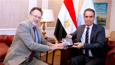 سفير كندا يزور استديو نجيب محفوظ بماسبيرو ويشيد بالعلاقات مع مصر