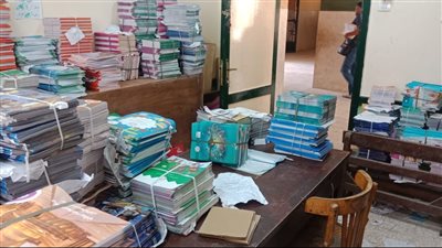 التعليم تكشف حقيقة تأخر تسليم الكتب الدراسية للطلاب (فيديو)