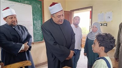رئيس قطاع المعاهد الأزهرية يتفقد «المشروع الصيفي للقرآن الكريم» بأسوان (صور)