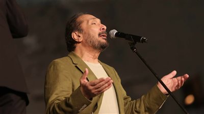 بحضور كامل العدد، علي الحجار يشعل أجواء القلعة بباقة من أشهر أغانيه