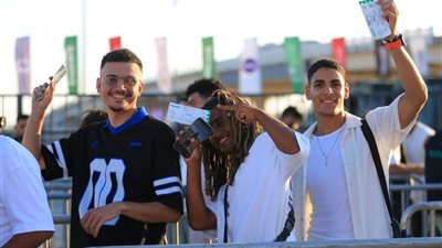 تحضيرات ضخمة لحفل ويجز بمسرح UArena بالعلمين (صور)