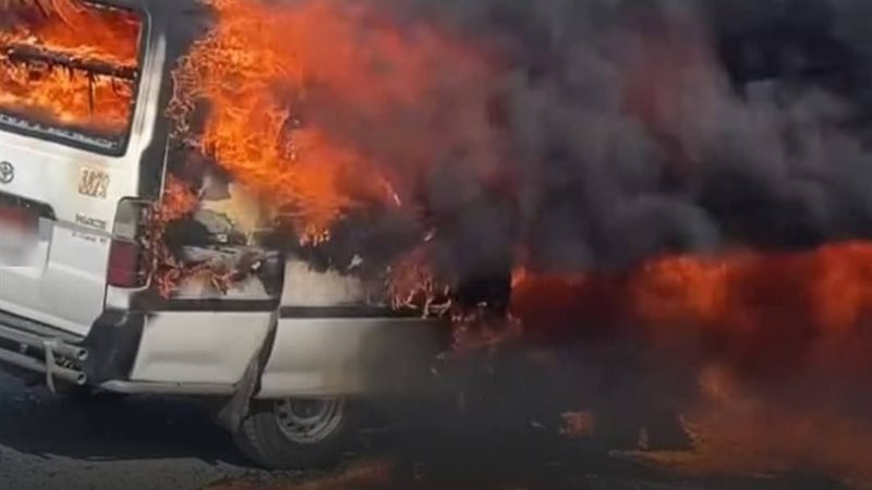 حريق ميكروباص على