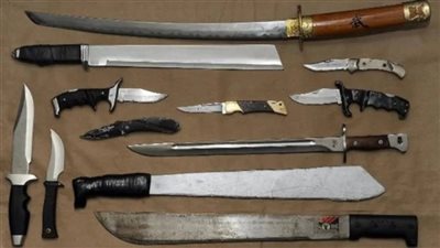 الحبس والغرامة، عقوبة تصنيع الأسلحة البيضاء بغير ترخيص وفق القانون