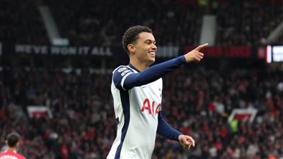 الشوط الأول، توتنهام يسجل الهدف الأول في مانشستر سيتي