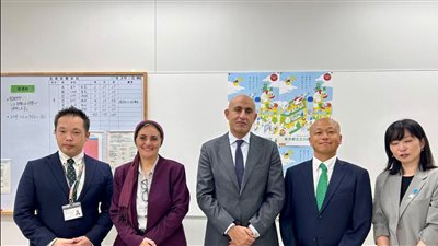 وزير التربية والتعليم يتفقد مدرسة تاتشيكاوا ميدوري بطوكيو