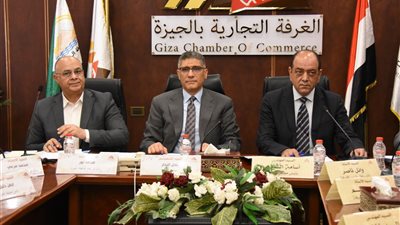 غرفة الجيزة التجارية تستعرض الاستعدادات النهائية لمعارض «أهلًا مدارس»