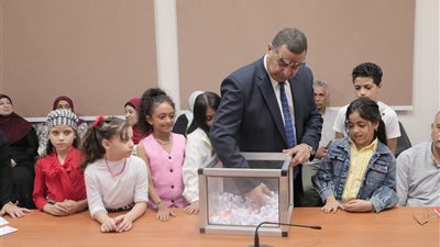 إجراء القرعة العلنية على 65 رحلة عمرة مجانية للعاملين بالتعليم والأزهر بالوادي الجديد 