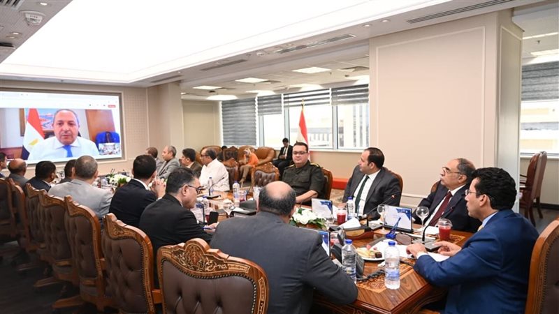 وزير الرياضة ومحافظ