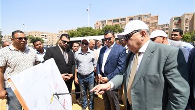 وزير الإسكان يتابع أعمال التطوير بمحور التسعين الشمالي بالقاهرة الجديدة