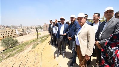 وزير الإسكان يتفقد آخر تطورات مشروع حدائق 