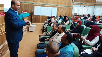 ندوة لإعلام الداخلة بالوادي الجديد عن أهمية الطاقة المتجددة في تنمية المشروعات الصغيرة