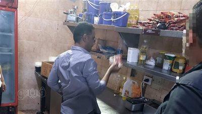 ضبط مخالفات وإعدام أغذية فاسدة خلال حملة رقابية ببني سويف