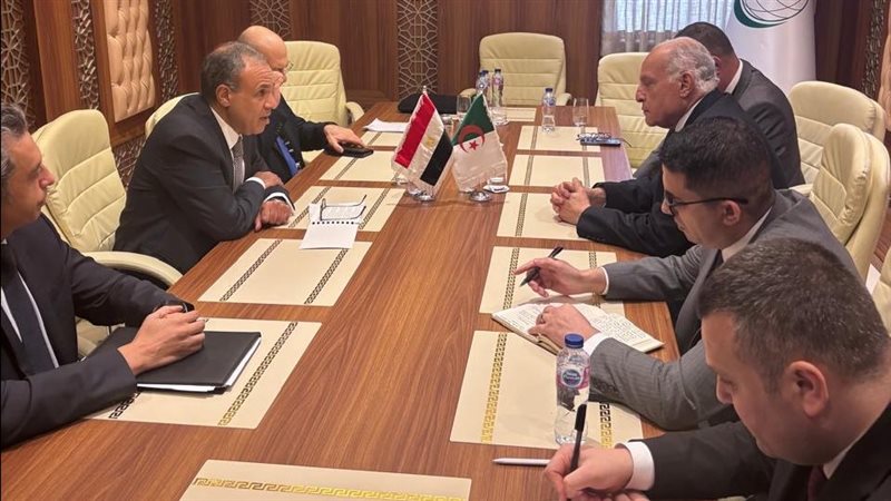 وزير الخارجية بدر