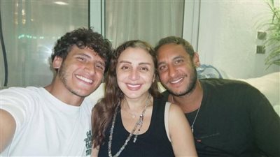 أول تعليق من شقيق أنغام بعد عودتها إلى مصر