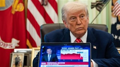 ترامب يحرض على شبكتي ABC وNBC ويدعو إلى سحب تراخيصهما