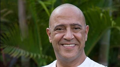 مش حاجة وحشة، أشرف عبد الباقي يعلق على ظهوره أصلع (فيديو)