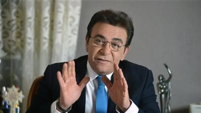 طليقة الإعلامي عاطف كامل الأولى تفجر مفاجأة عن سبب وفاته 