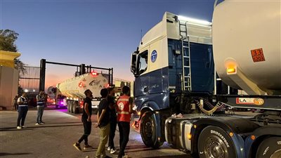 الهلال الأحمر المصري يدفع بـ 3700 طن مساعدات إلى غزة 