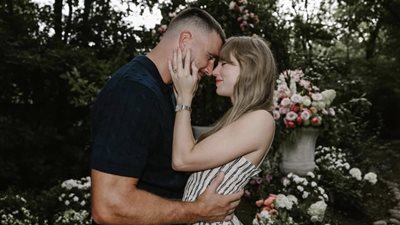 خطوبة تايلور سويفت وترافيس كيلسي (صور)