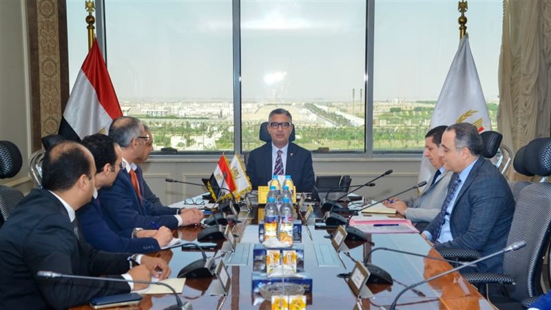 وزير التموين خلال