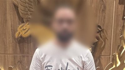 القبض على كوافير حريمي حاول تصوير أجنبية في النزهة