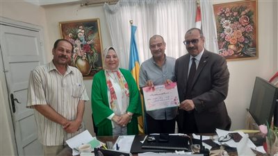 قسم الموهوبين بشرق الإسكندرية يكرم قيادات الإدارة التعليمية 