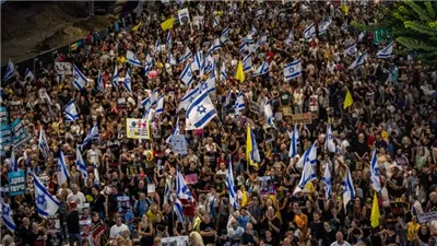 معاريف: احتجاجات أمام منزل نتنياهو ترفع شعار 