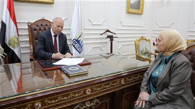 محافظ القاهرة يخفض تنسيق مدارس التعليم الفنى