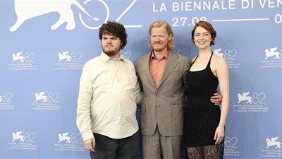 بحضور طاغ لإيما ستون، انعقاد المؤتمر الصحفي لفيلم Bugonia بمهرجان فينيسيا (فيديو)